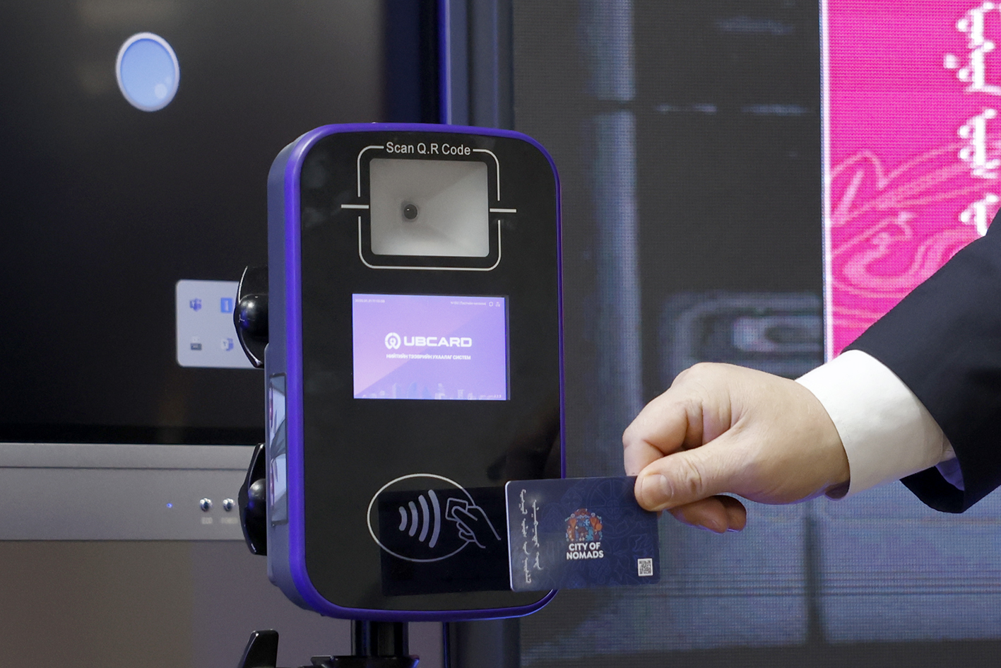 Оёдлын цехийн ажил